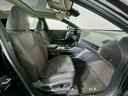 Used 2023 Lexus RZ 450e Premium w/ Accessory Package (2T) image 31