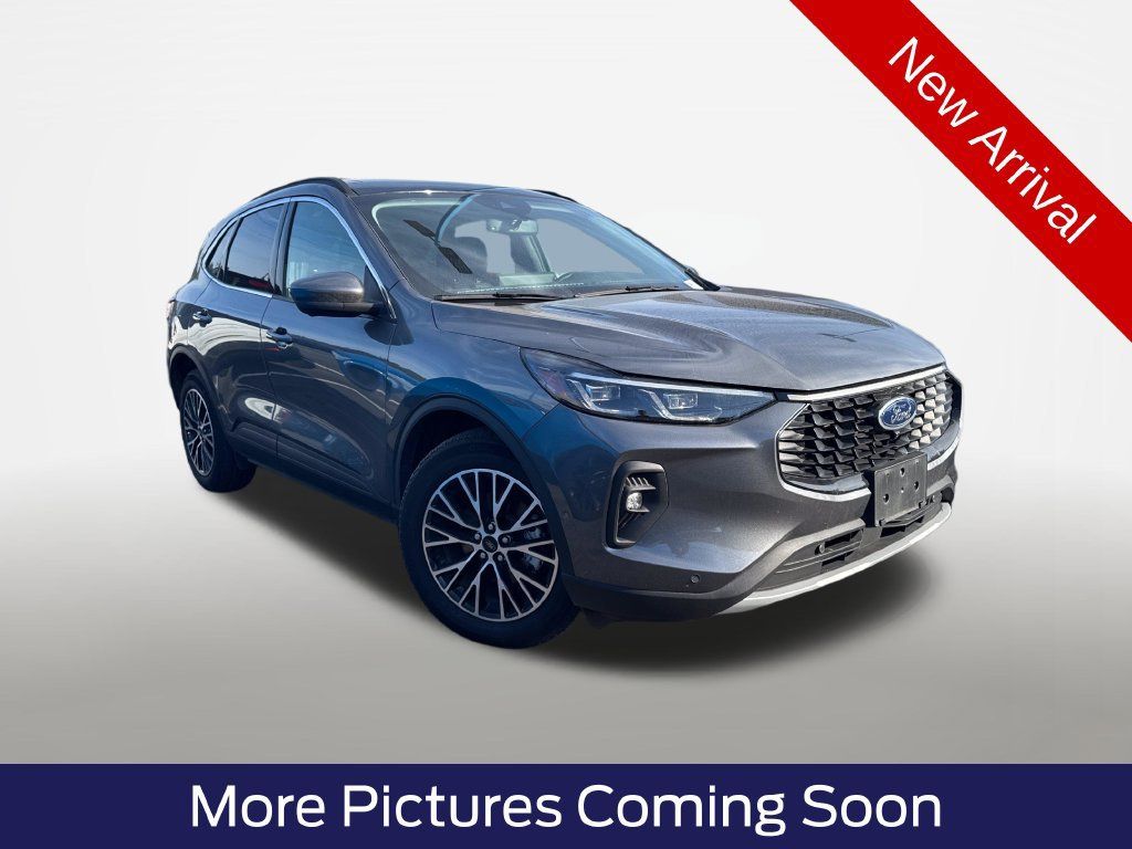 Used 2023 Ford Escape SE w/ PHEV Premium Package FWD image 1