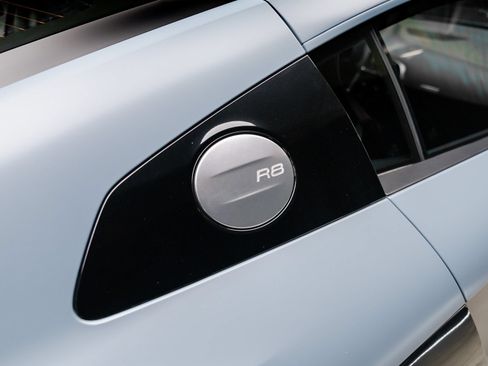 Used 2022 Audi R8 V10 w/ Premium Package RWD image 33