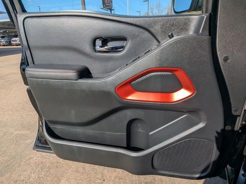 Used 2024 Nissan Frontier Pro-X w/ Technology Package image 13