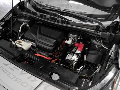 Used 2023 Nissan Leaf S image 46