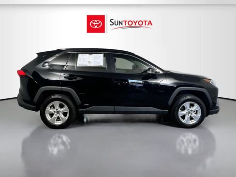 Used 2021 Toyota RAV4 XLE w/ Convenience Package AWD/4WD image 2