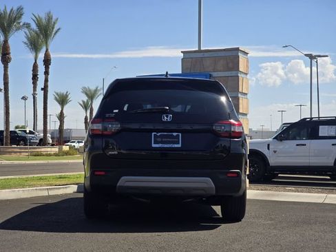 Used 2025 Honda Pilot EX-L image 6