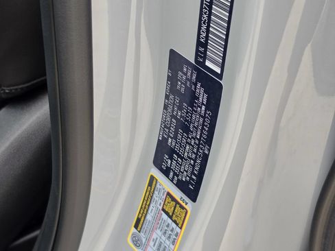 New 2026 Kia Carnival EX FWD image 35