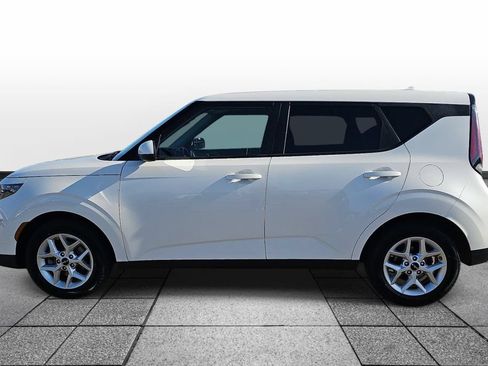 Used 2024 Kia Soul LX w/ Option Group 015 FWD image 8
