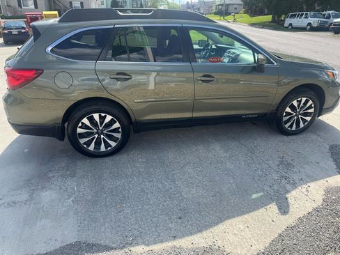 Used 2017 Subaru Outback 2.5i Limited AWD/4WD image 6