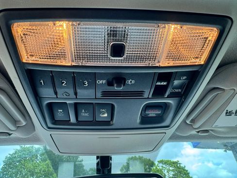 Used 2013 Toyota 4Runner Limited AWD/4WD image 38