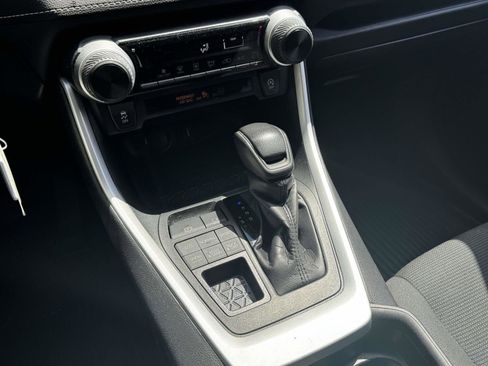 Certified 2021 Toyota RAV4 LE AWD/4WD image 24