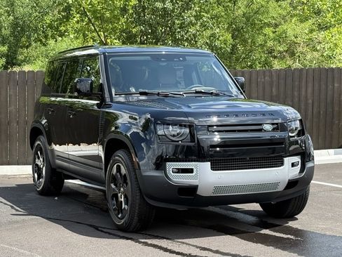 New 2025 Land Rover Defender 110 S image 8