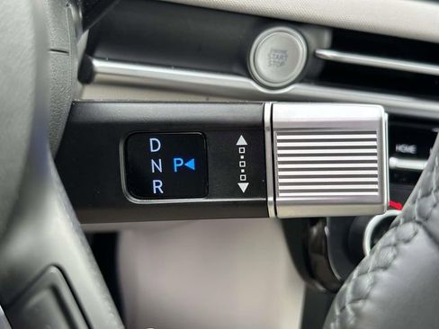 Used 2025 Hyundai Tucson Limited FWD image 23