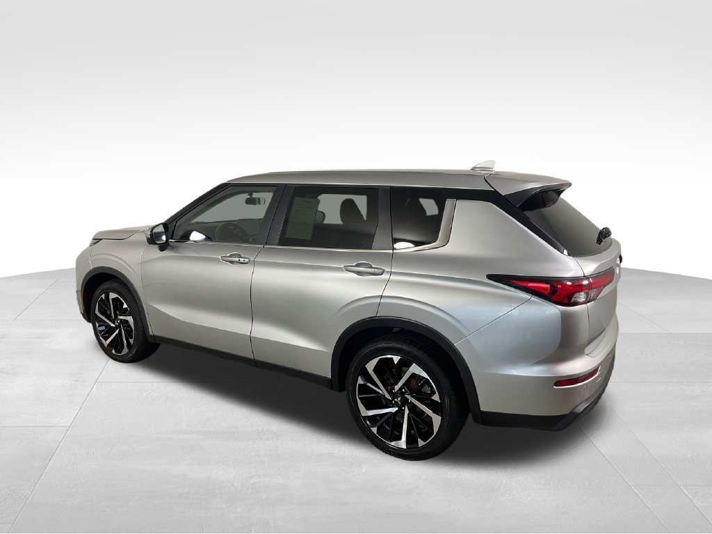 Used 2024 Mitsubishi Outlander SE AWD/4WD image 7