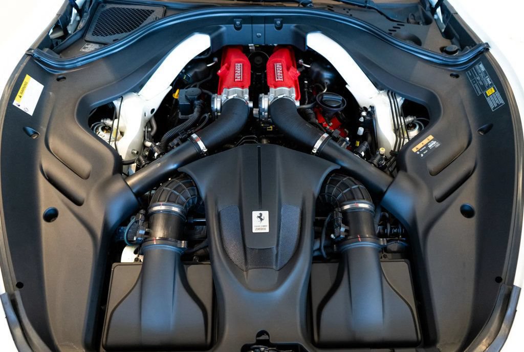 Used 2023 Ferrari Roma RWD image 8