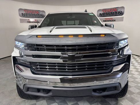 Used 2022 Chevrolet Silverado 1500 LT w/ Convenience Package II AWD/4WD image 8