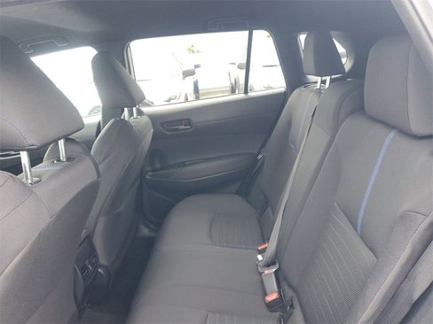 Used 2024 Toyota Corolla Cross SE image 11
