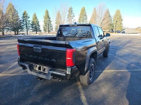 Used 2024 Toyota Tacoma TRD Off-Road image 6
