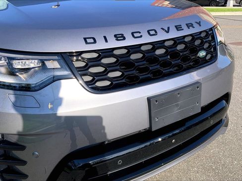 Certified 2025 Land Rover Discovery Dynamic SE AWD/4WD image 30