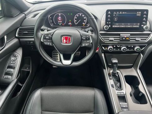 Used 2018 Honda Accord Sport image 13