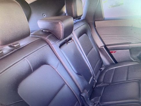 Used 2022 Ford Escape Titanium image 9