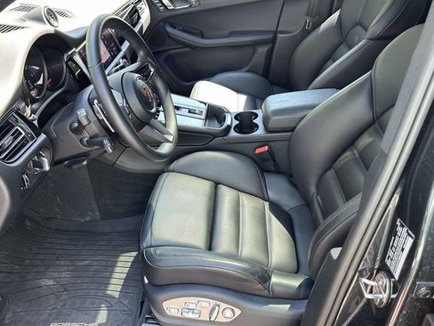 Certified 2026 Porsche Macan AWD/4WD image 20
