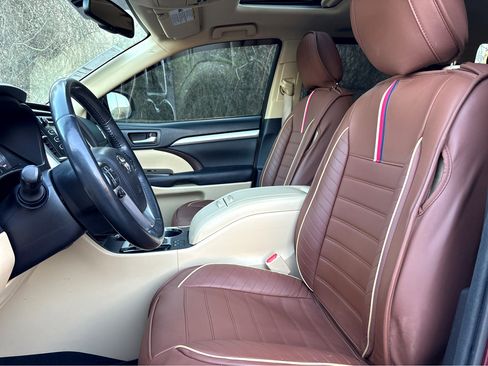 Used 2015 Toyota Highlander XLE image 12