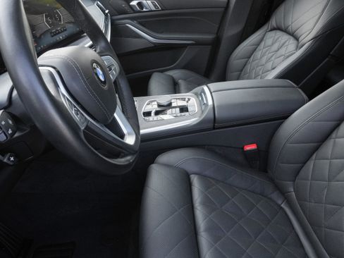 Used 2025 BMW X7 xDrive40i w/ Premium Package AWD/4WD image 12