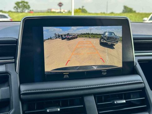 Used 2022 Chevrolet Tahoe LT RWD image 32