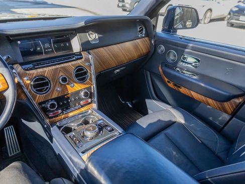 Used 2019 Rolls-Royce Cullinan Sport Utility 4D image 49