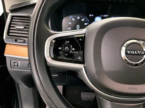 Used 2021 Volvo XC90 T6 Momentum w/ Advanced Package image 24