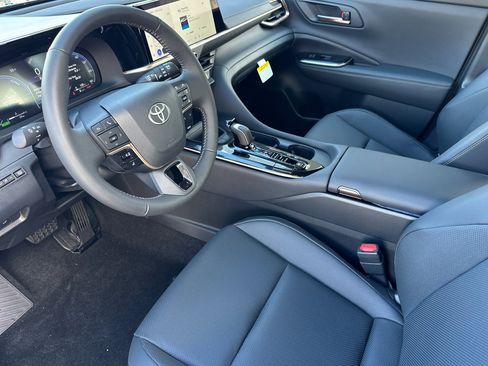 New 2025 Toyota Crown Signia image 12