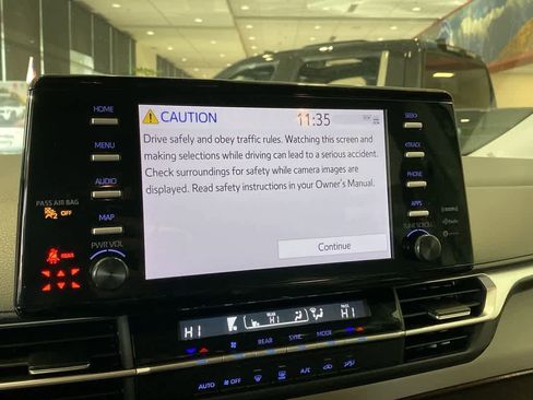 Used 2023 Toyota Sienna LE image 16