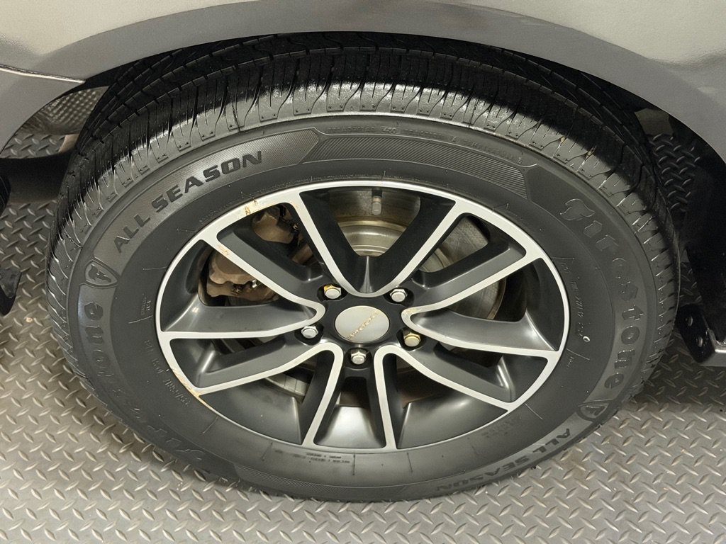 Used 2016 Dodge Grand Caravan SXT FWD image 19