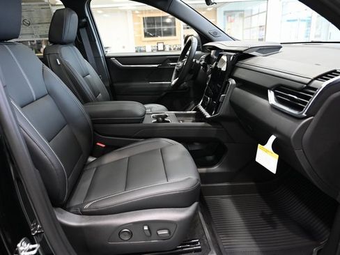 New 2026 GMC Acadia Elevation w/ Black Edition image 10