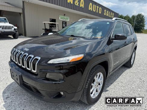 Used 2015 Jeep Cherokee Latitude w/ Cold Weather Group AWD/4WD image 1