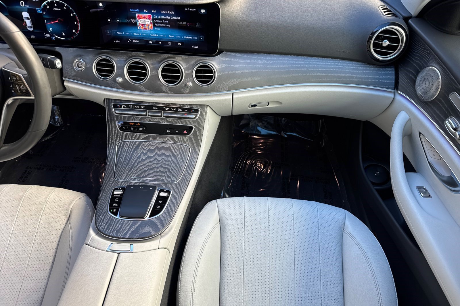 Used 2022 Mercedes-Benz E 350 Sedan image 31