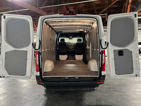 Used 2025 Mercedes-Benz Sprinter 2500 image 17