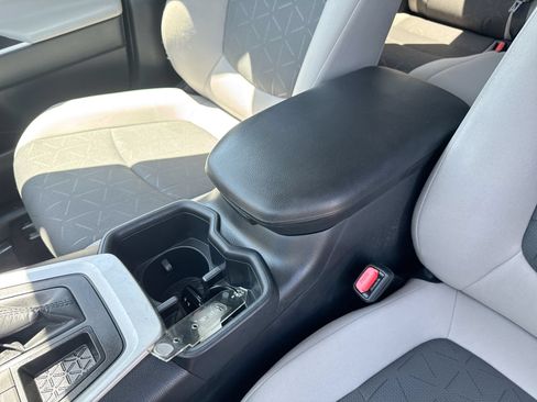 Used 2025 Toyota RAV4 XLE FWD image 20