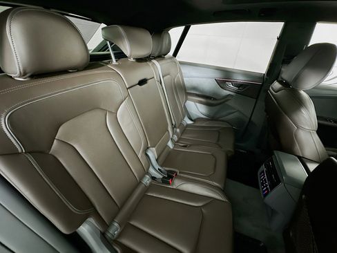 Used 2023 Audi Q8 Prestige w/ Prestige Package image 27