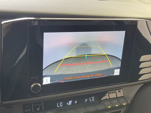 Used 2025 Toyota Camry SE w/ Convenience Package FWD image 29