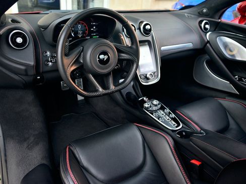 Used 2022 McLaren GT image 7
