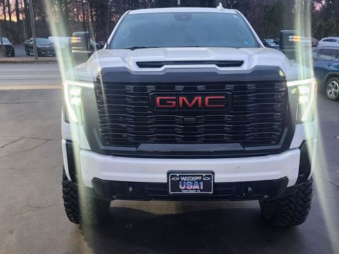 Used 2024 GMC Sierra 2500 Denali w/ Denali Reserve Package image 2