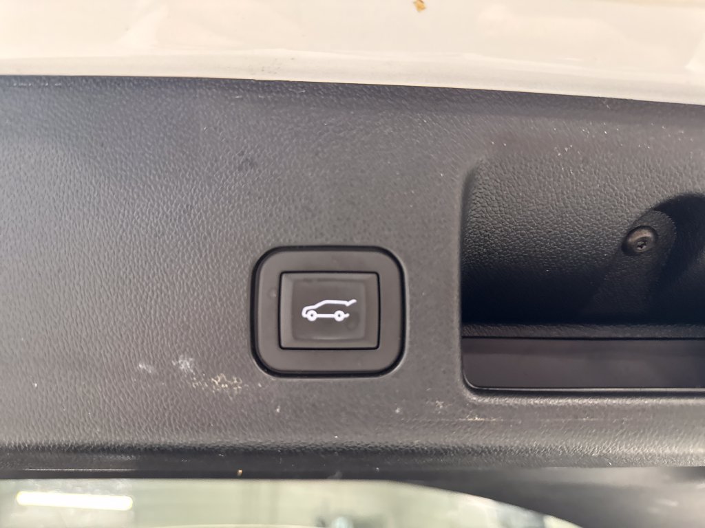 Used 2024 Chevrolet Equinox EV LT FWD image 43