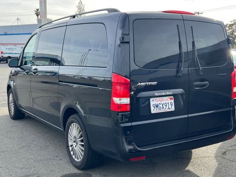 Used 2018 Mercedes-Benz Metris Passenger image 4