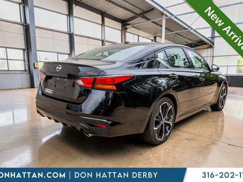 Used 2025 Nissan Altima 2.5 SR FWD image 26