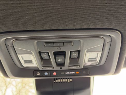 Used 2022 Chevrolet Silverado 1500 High Country w/ Max Trailering Package AWD/4WD image 21