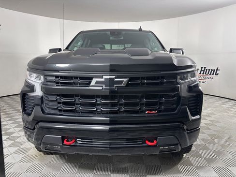 Used 2022 Chevrolet Silverado 1500 LT Trail Boss w/ Convenience Package II image 2