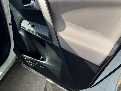 Used 2015 Toyota RAV4 XLE FWD image 23