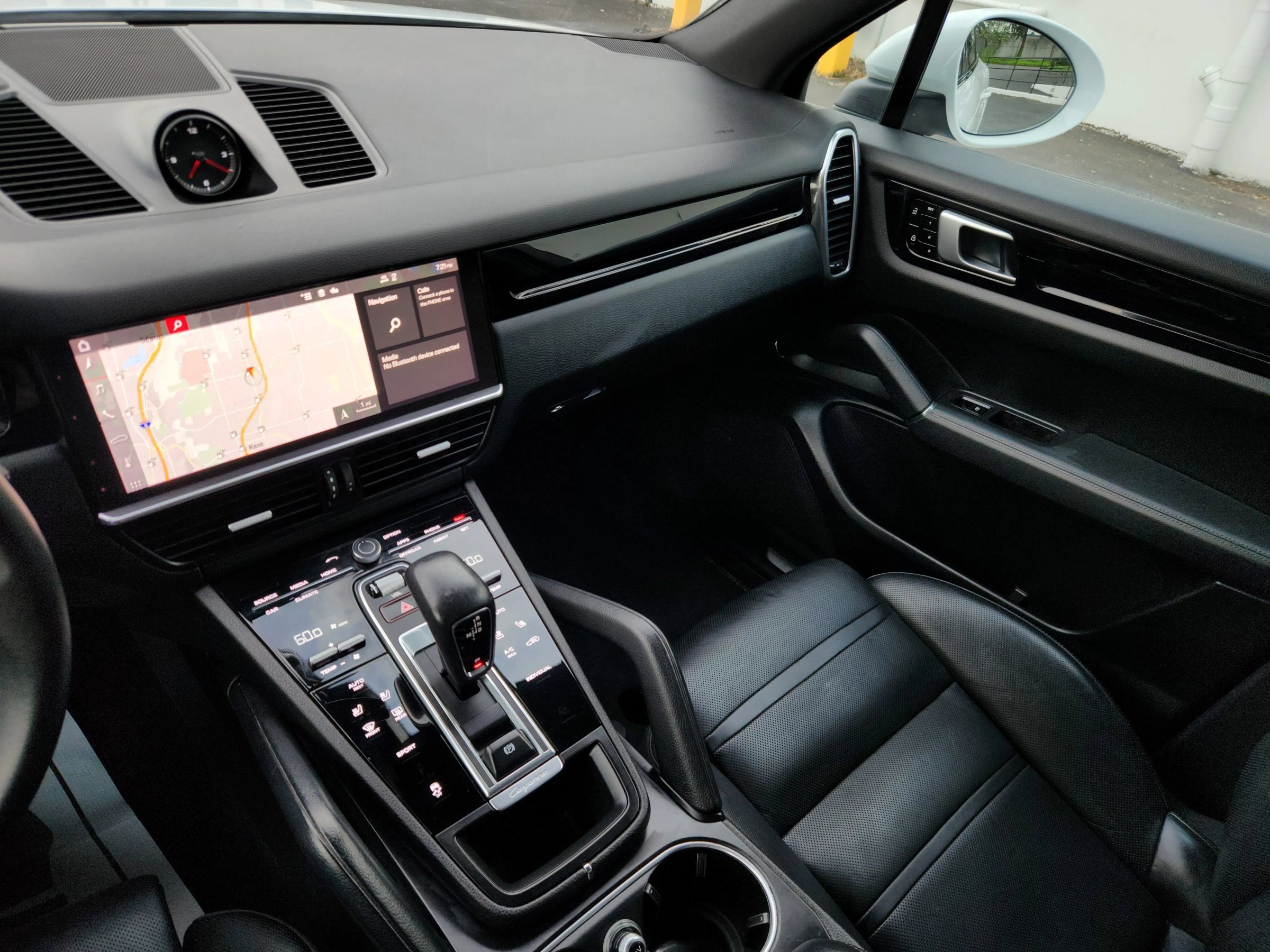 Used 2020 Porsche Cayenne w/ Premium Package Plus AWD/4WD image 13