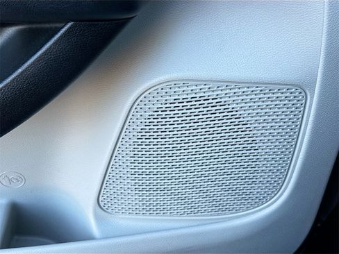 Used 2017 Chrysler Pacifica Touring-L image 19