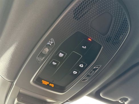 Certified 2025 Porsche Cayenne Coupe image 26