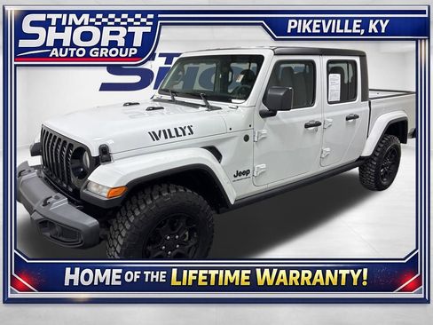 Used 2023 Jeep Gladiator Willys AWD/4WD image 1